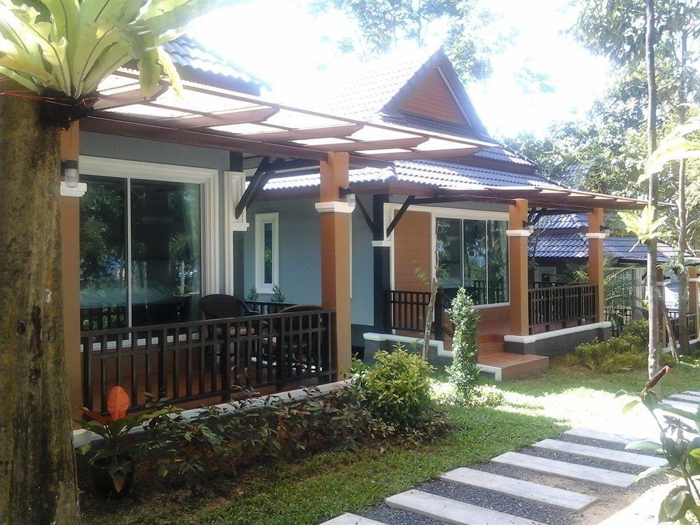 Phutara Lanta Resort - SHA Extra Plus Koh Lanta Bagian luar foto